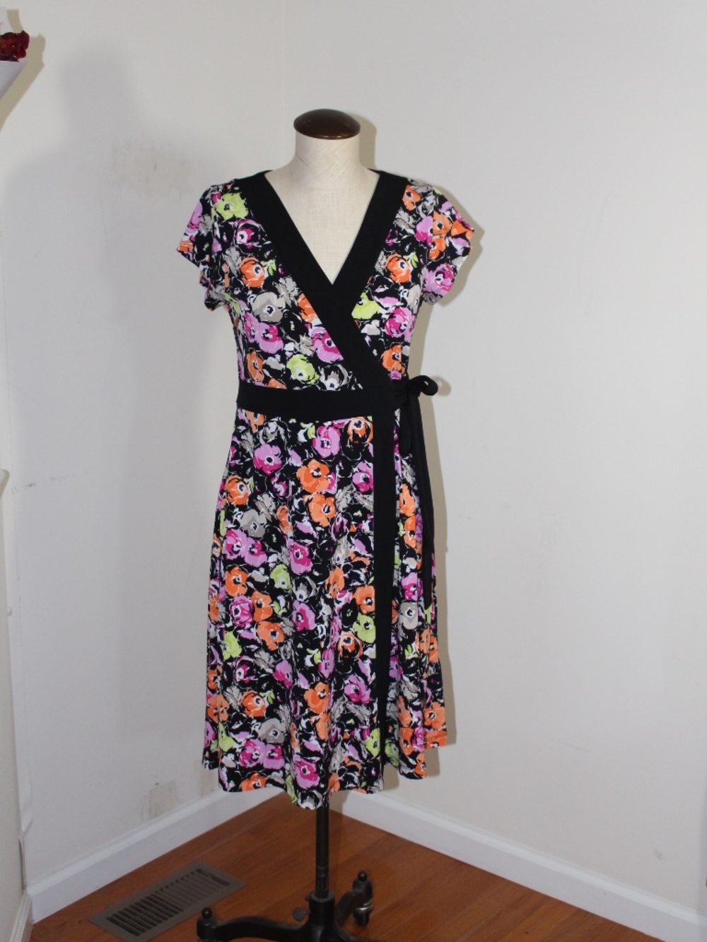 Dana Buchman, short sleeve  Black Floral  Wrap Dress with Bold colors
